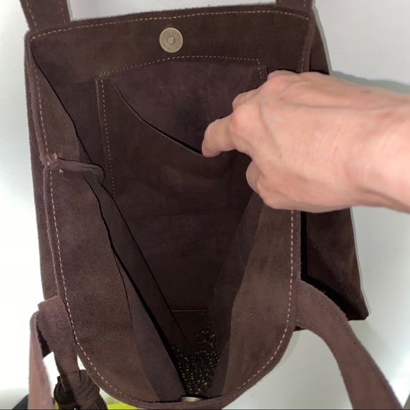 NWT $172 Handmade Cowhide BOHO Tassel Tote & ⁉️🎁! - Picture 4 of 13